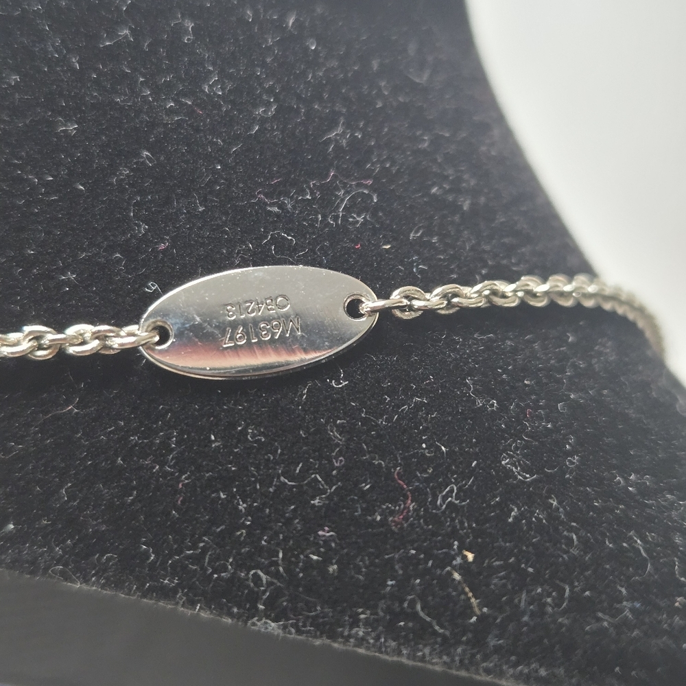 🔥 Louis Vuitton Essential V Supple Necklace Silver 🔥 - Picture 7 of 10